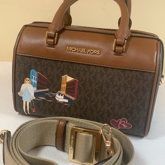 Michael Kors Handbags - EUC Michael Kors Venice Limited Edition Leather Bag w/detachable Crossbody Strap